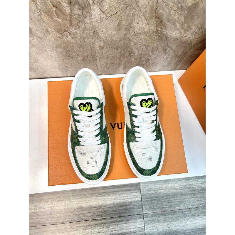 l**is V*t*n sneakers